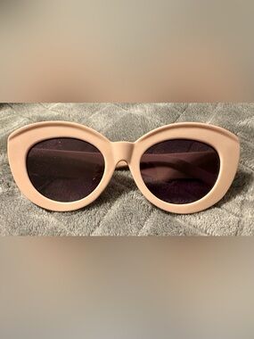 Retro Oval Sunglasses in Soft Beige